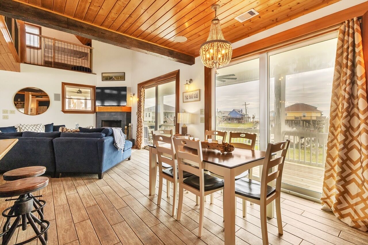 House, 4 Bedrooms | Dining