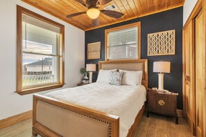 House, 4 Bedrooms - The Sandcastle 4 Bedroom Home by RedAwning (Port Bolivar)