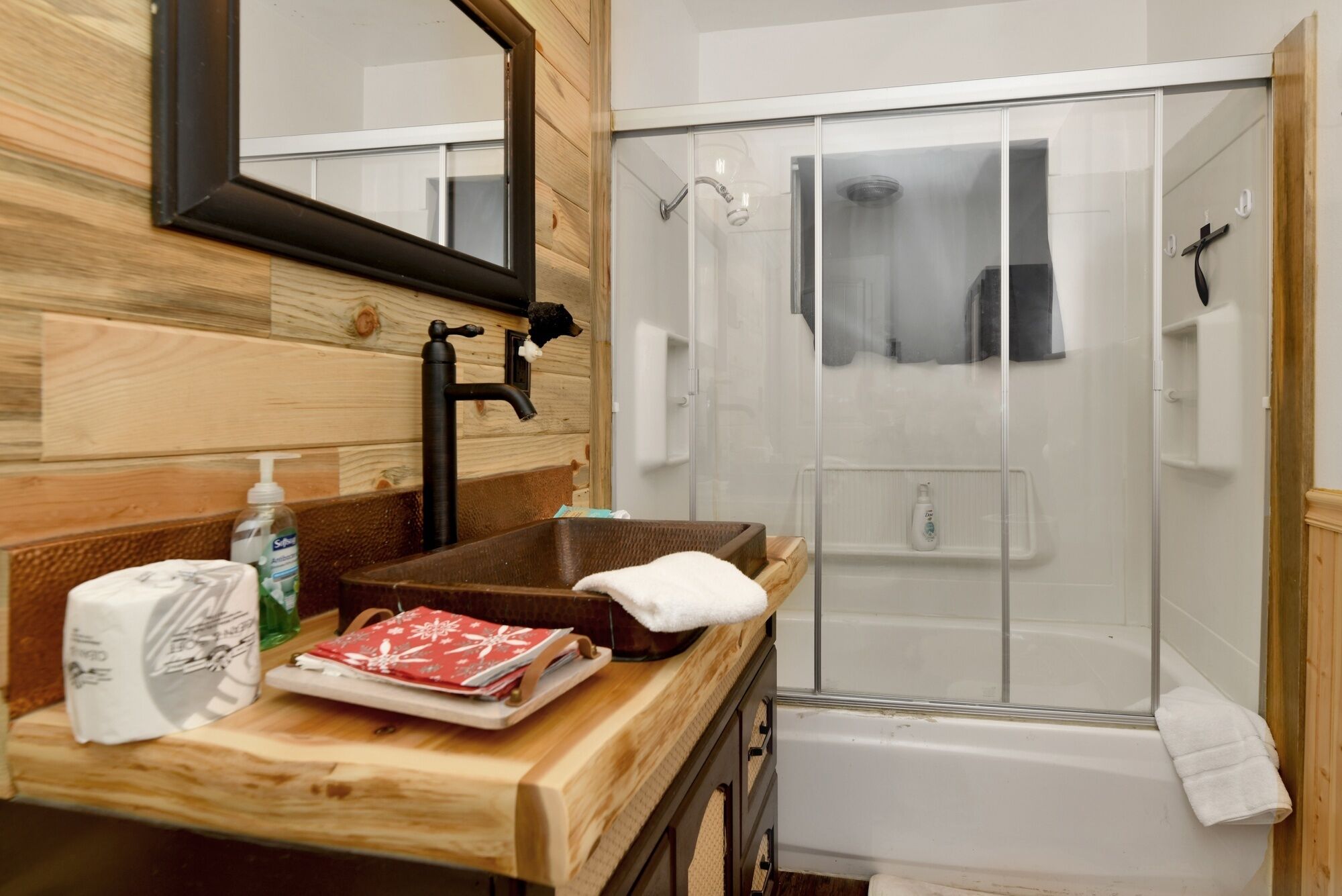 2267-emma's Cottage 1 Bedroom Chalet by Redawning