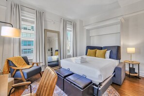 Bureau, fer et planche à repasser, Wi-Fi gratuit, draps fournis