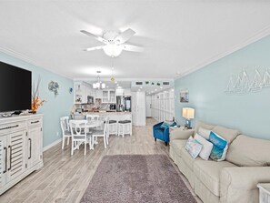 Smart TV, Netflix, DVD player, streaming services - Top Floor, Beautifully Renovated! Spectacular Views, FREE Beach Service (722) (Destin)