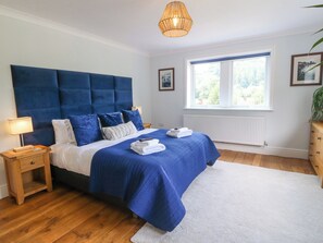 Casa rural | 7 dormitoris, decoració individual i mobiliari individual 