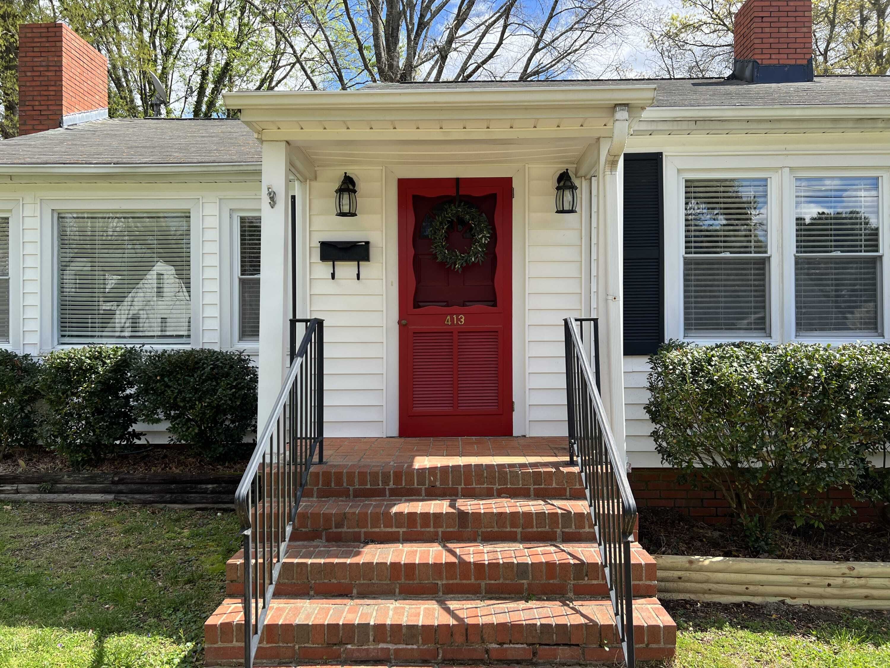 Pet Friendly|Fenced In|DT Clayton|Walkable