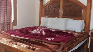 Standard Double Room | Iron/ironing board, free WiFi, bed sheets