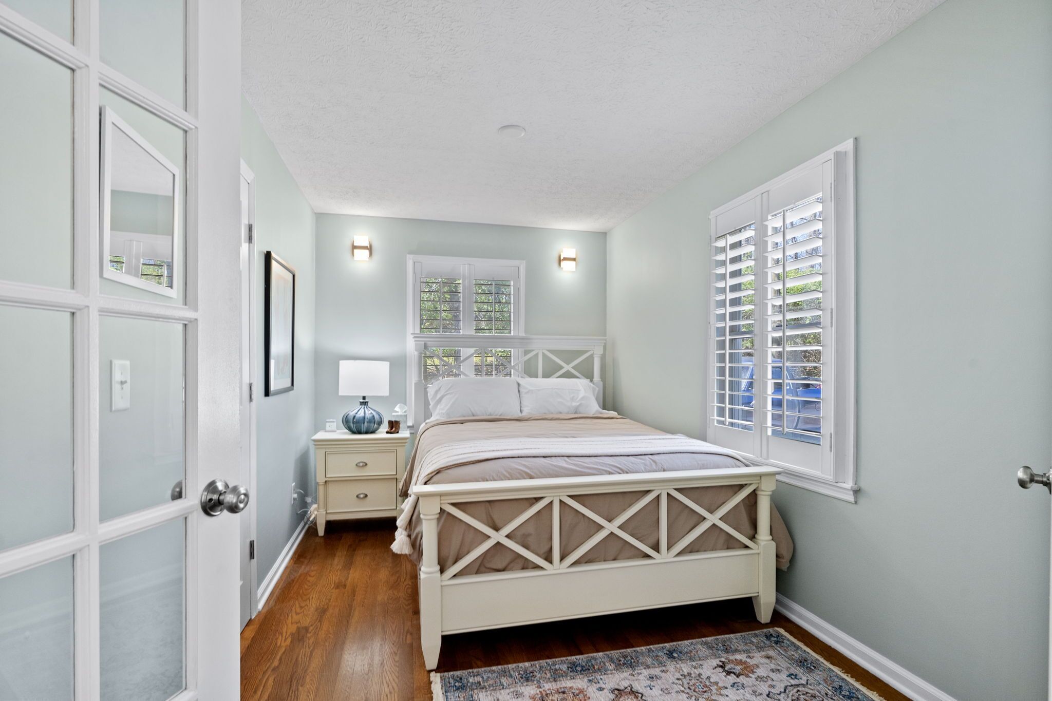 Huge Lake house with Pool, Hot Tub & Fire Pit… near Nashville!!!