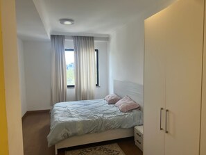 2 Schlafzimmer, Bügeleisen/Bügelbrett, kostenloses WLAN, Bettwäsche