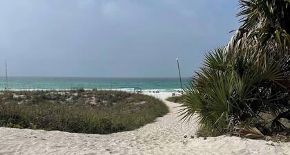 Emerald Beachy Dreams