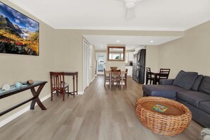 Smart TV - Emerald Beachy Dreams (Panama City Beach)