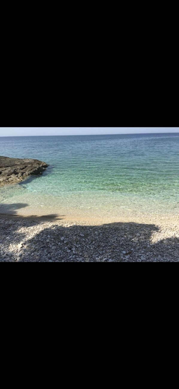 Plage à proximité, chaises longues
