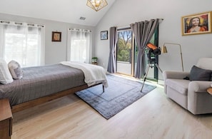 4 bedrooms, free WiFi, bed sheets