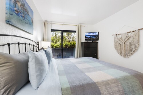Heavenly Lakeside Retreat Close to downtown