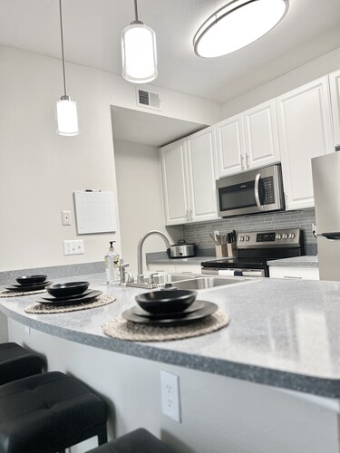 Comfy 1br w/gated patio