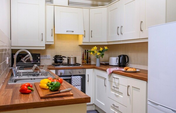 Refrigerador, microondas, horno, placa de cocina