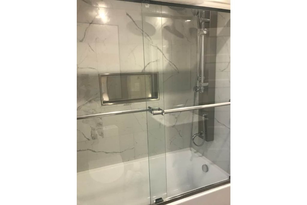 Beautiful, large and charming 5-1/2, close to everything