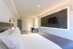 Habitación doble superior | Escritorio, wifi gratis y ropa de cama 