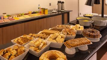 Desayuno buffet incluido todos los días