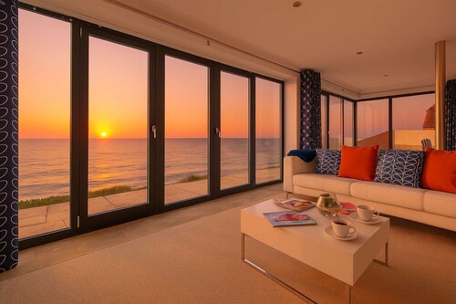 The Sea House - Ultimate Seafront Living & Sunsets