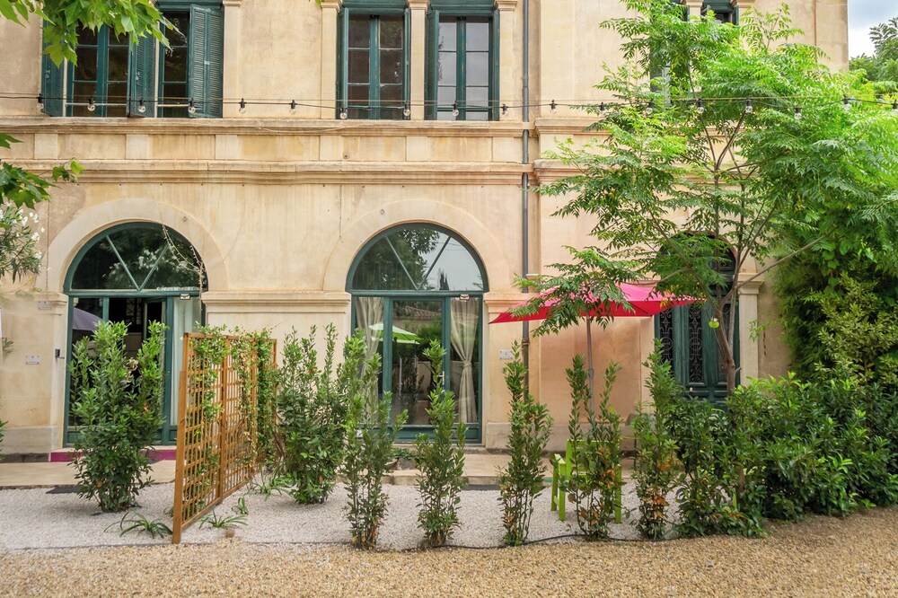Spacious apartment with swimming pool in historic convent in Pézenas - Pierrot