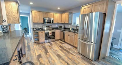 Newly renovated home on the lake!
