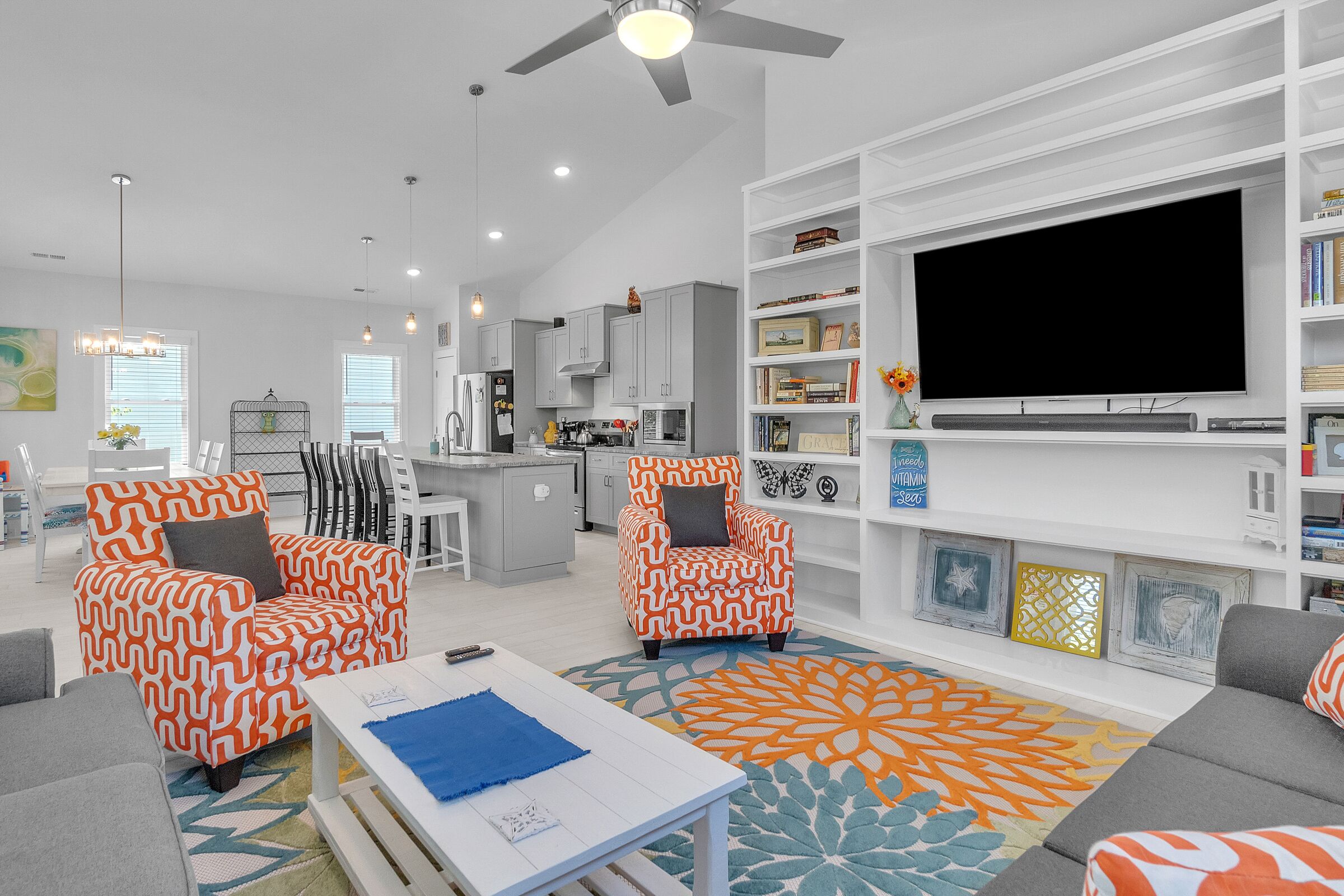 Legasea - Modern, Coastal Home Centrally Located to Shops, Parks, Beach and More