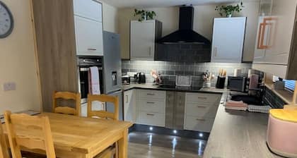 Woodend lodge with 6 seater private hottub