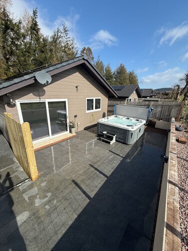 Woodend lodge with 6 seater private hottub