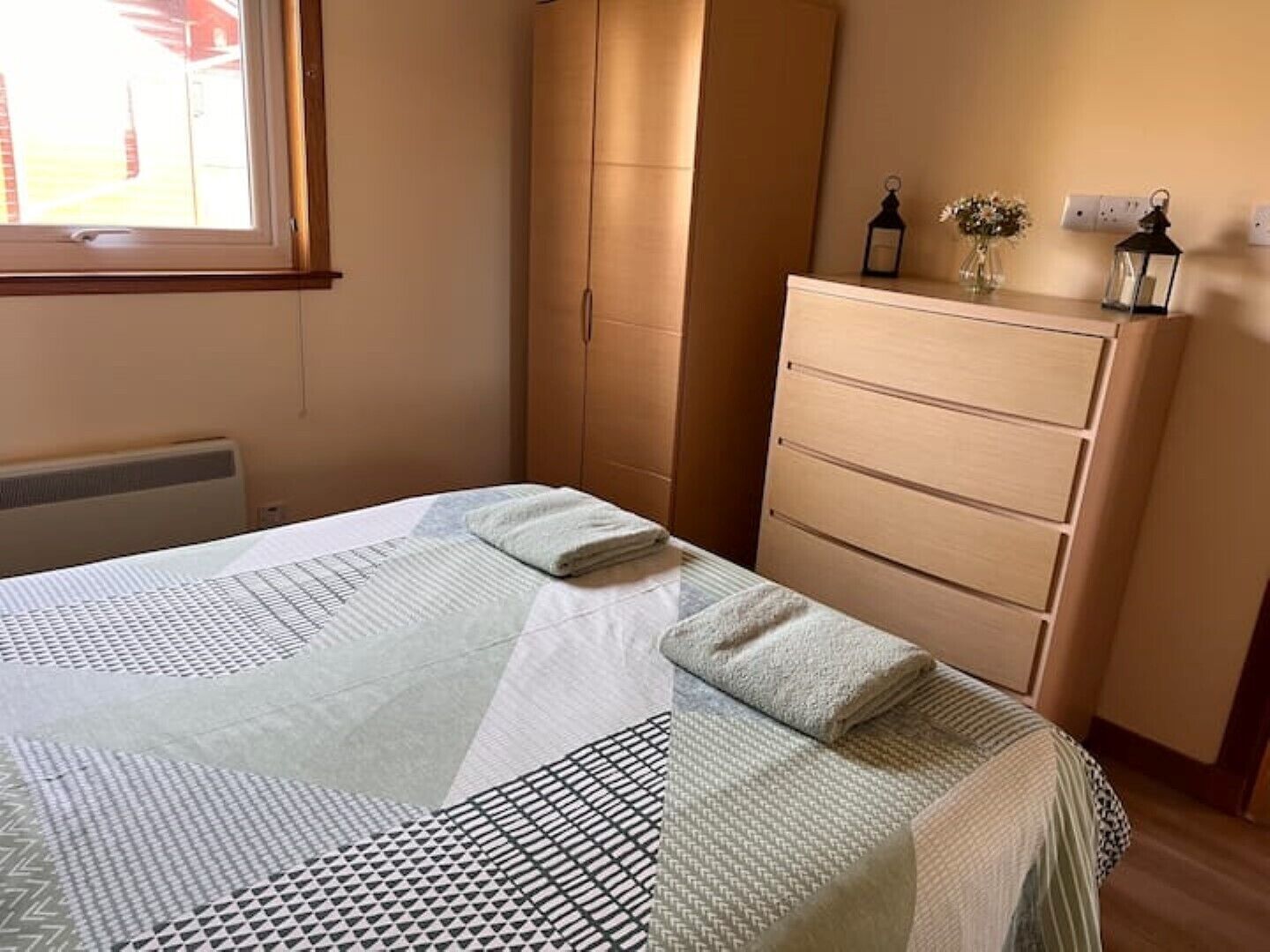 Woodrow cottage with 6 seater private hottub