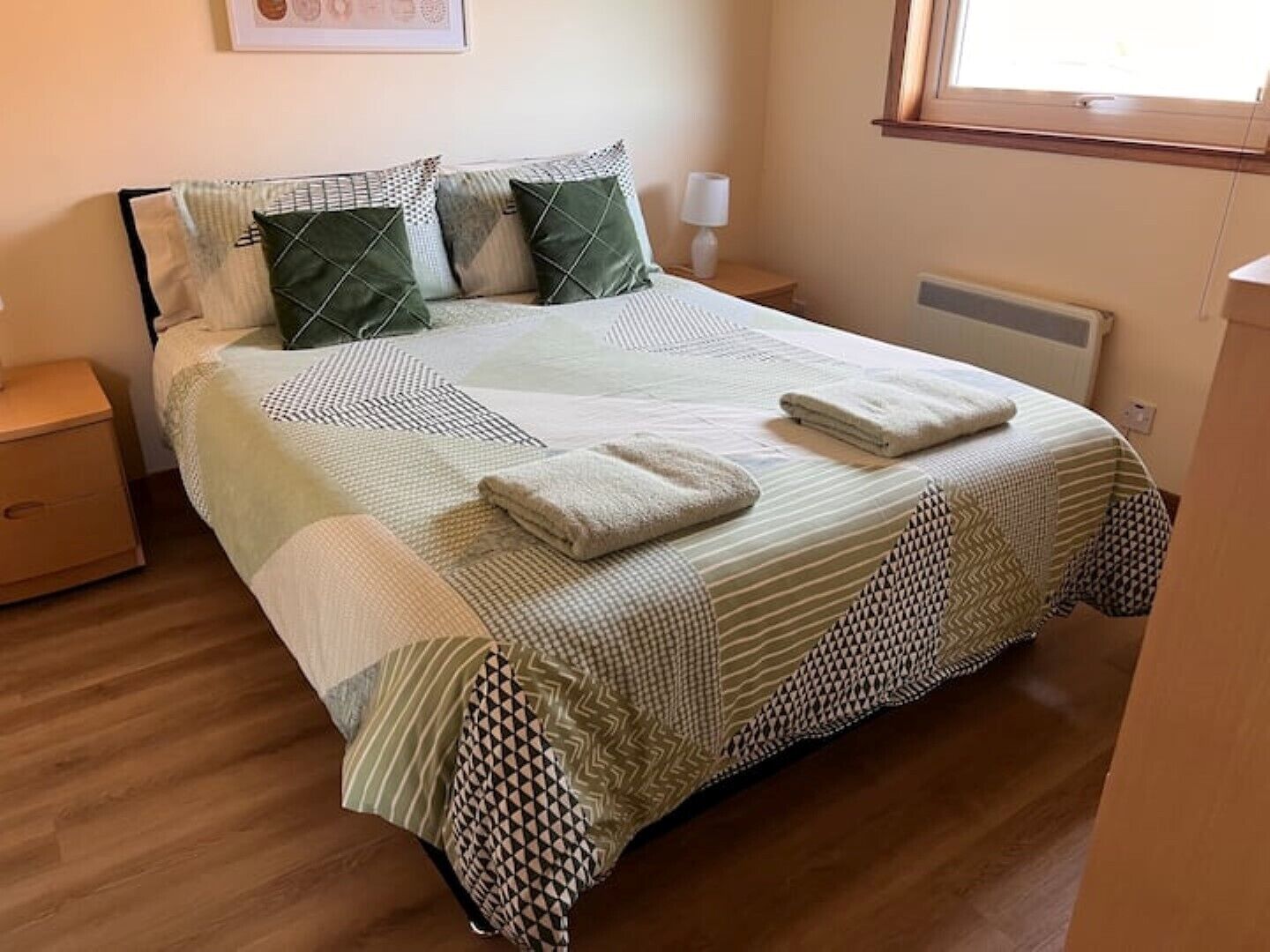 Woodrow cottage with 6 seater private hottub