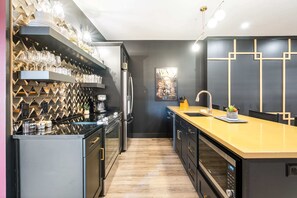 Fridge, microwave, oven, stovetop - Cinema w/ 4 Suites @ Bungalou + Bourbon Bar (Louisville)