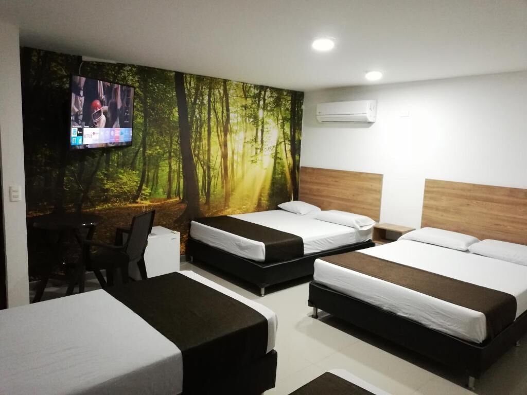 Minibar, desk, laptop workspace, free WiFi