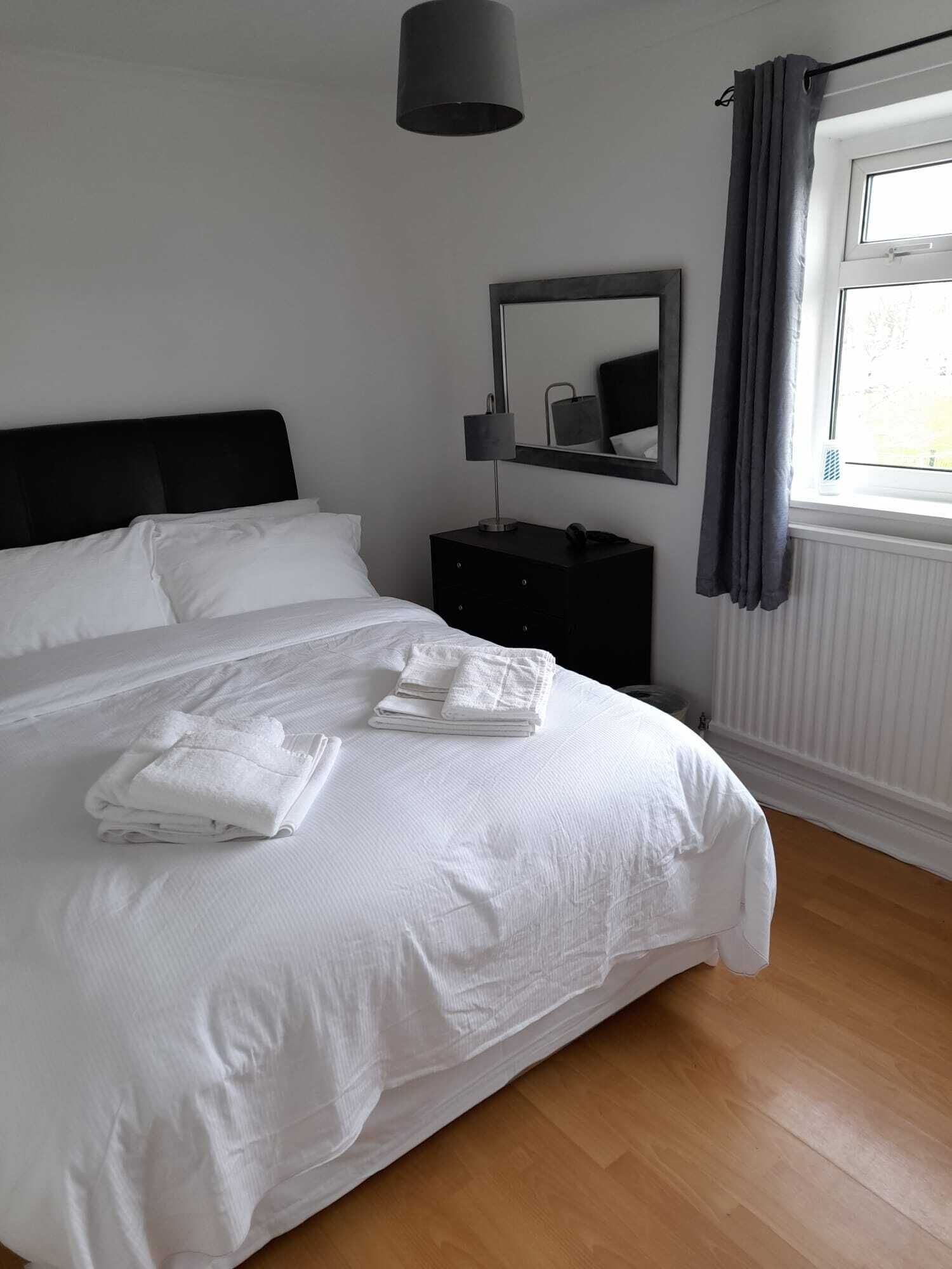 3 bedrooms, iron/ironing board, free WiFi, bed sheets