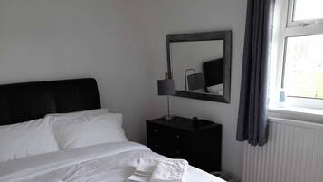 3 bedrooms, iron/ironing board, free WiFi, bed sheets