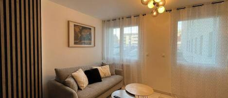 Televisie en een open haard