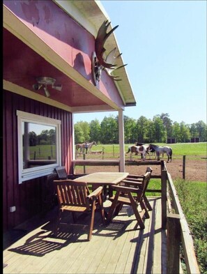 Outdoor dining - EddyLou Ranch (Särestad)