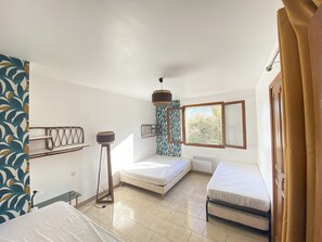 3 chambres, fer et planche à repasser, Wi-Fi gratuit, draps fournis