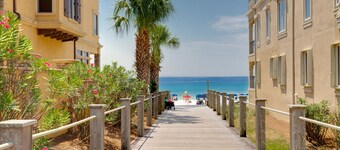 Large Family Home - Private Beach - Private Pool - Hot Tub