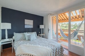 3 bedrooms, iron/ironing board, free WiFi