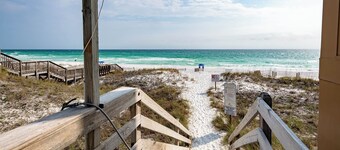 Gulf Front, Pool, Hot Tub- 2 Kitchens - Gated Community in Destiny by the Sea
