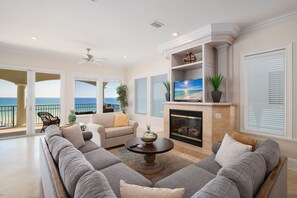 Smart TV, fireplace