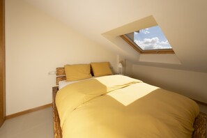 1 bedroom, soundproofing, WiFi, bed sheets