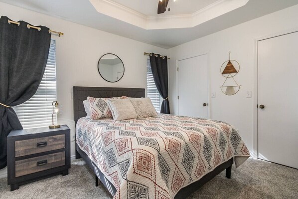 2 bedrooms, desk, iron/ironing board, free WiFi
