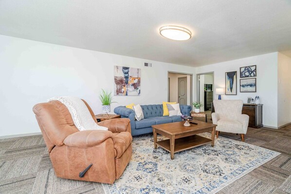 Smart TV, fireplace, offices, printers