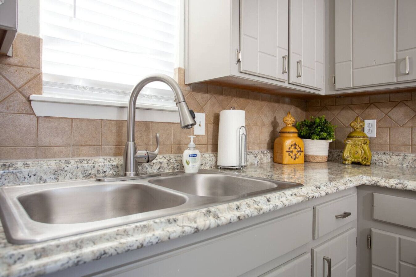 雪櫃、微波爐、焗爐、爐具