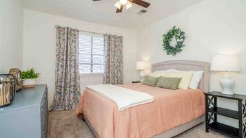 2 chambres, fer et planche Ă repasser, Wi-Fi gratuit, draps fournis