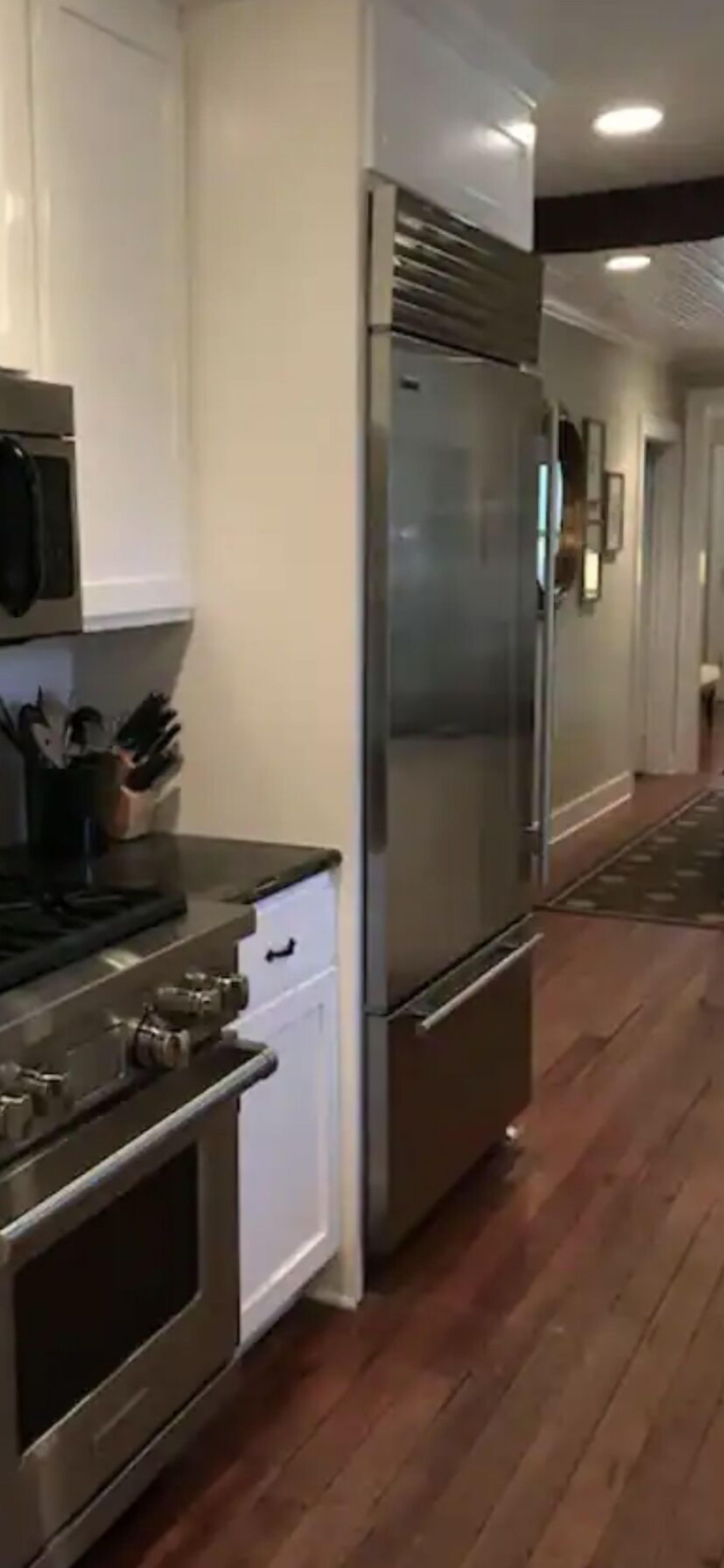 East Beach Cottage and Guest House