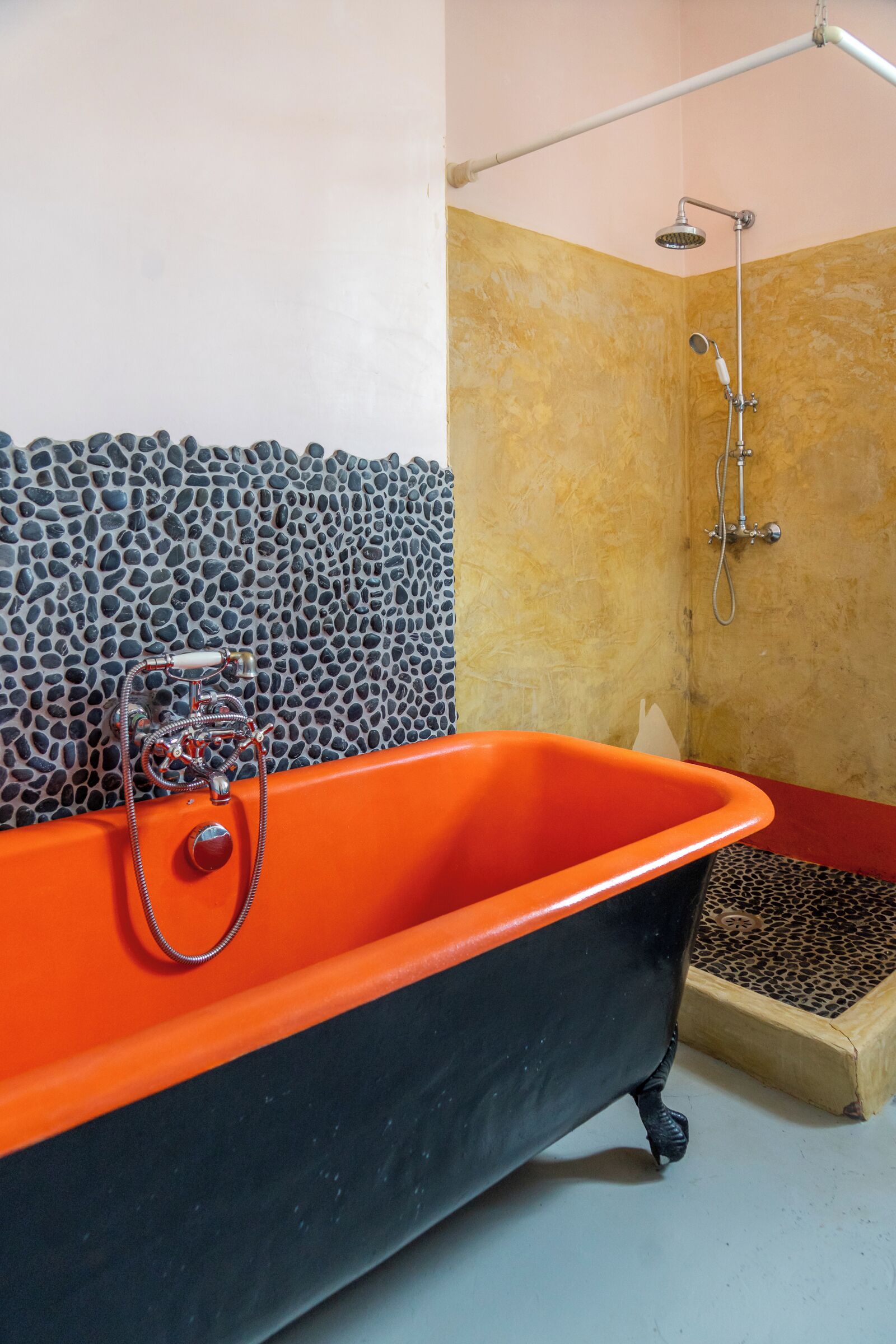 Spacious 3 bedroom apartment in renovated Couvent les Ursulines, Pézenas