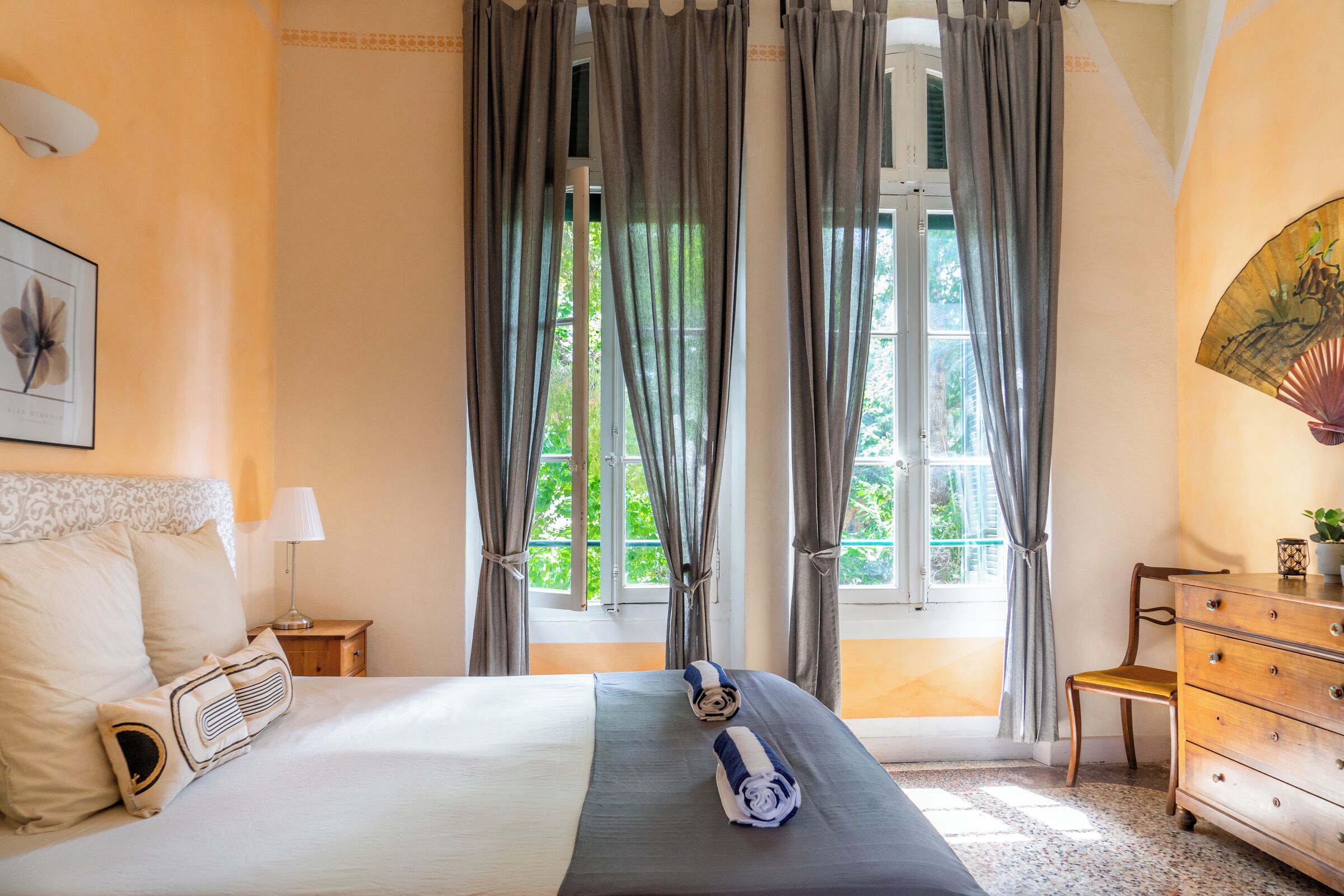 Spacious 3 bedroom apartment in renovated Couvent les Ursulines, Pézenas