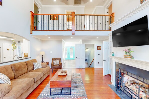 تلفزيون، مدفأة، كرة قدم الطاولة، تنس طاولة