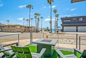 Outdoor dining - Sunset Views & Beach Days | Tower 9 Across from the Ocean (Oceanside)