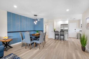 Dining - Sunset Views & Beach Days | Tower 9 Across from the Ocean (Oceanside)